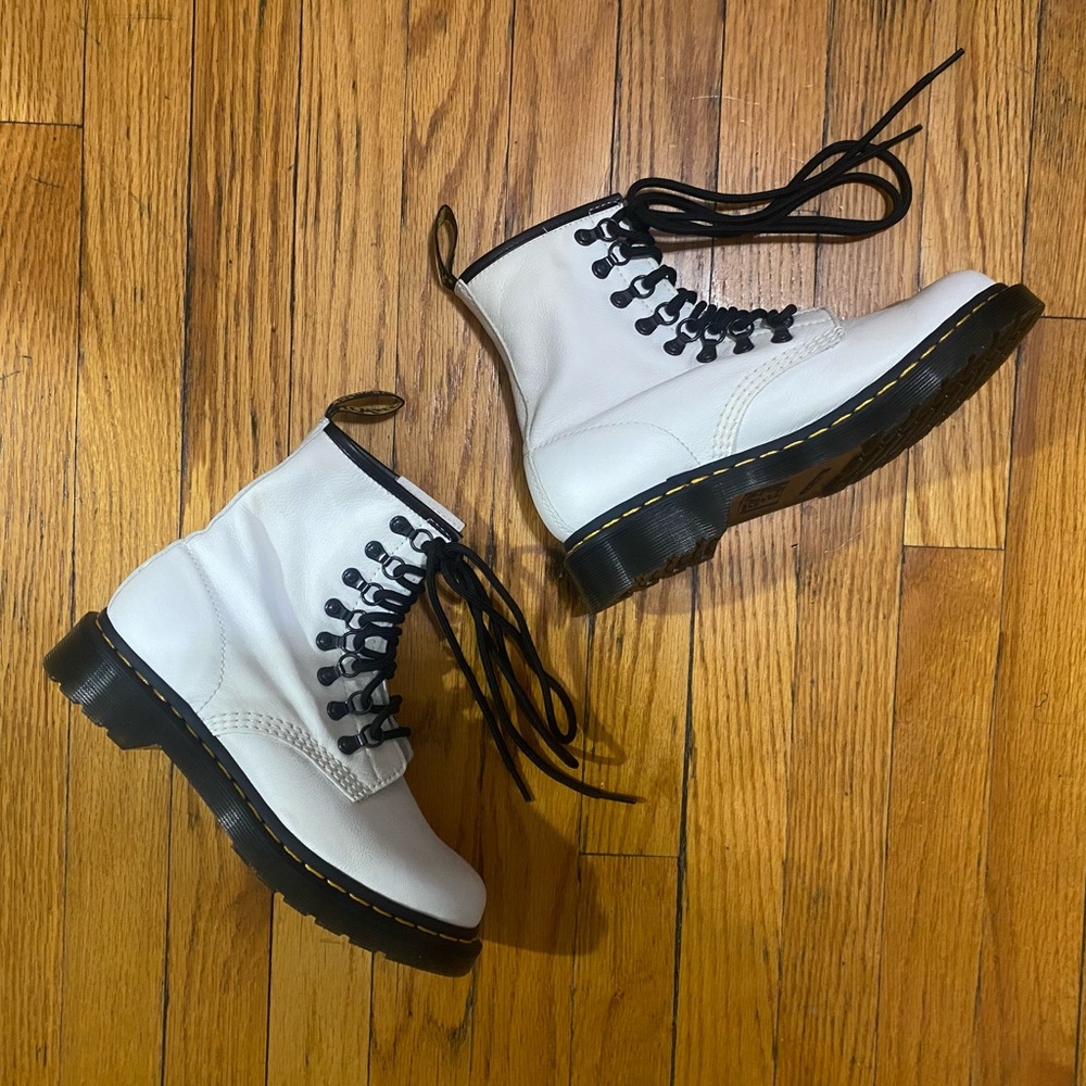 NWOT White Dr. Martens boots